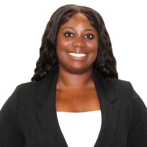 Headshot of Thomika Andrews, LCSW