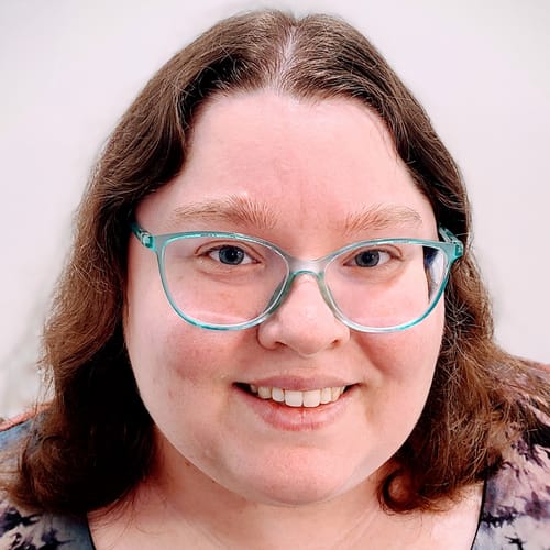 Headshot of Elizabeth Divine, LMHC