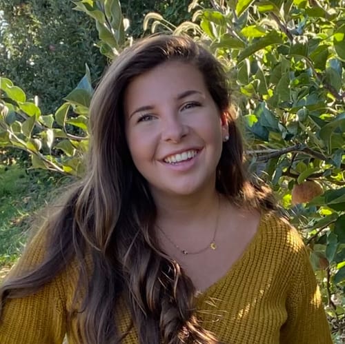Headshot of Anna Lewis, LCSW