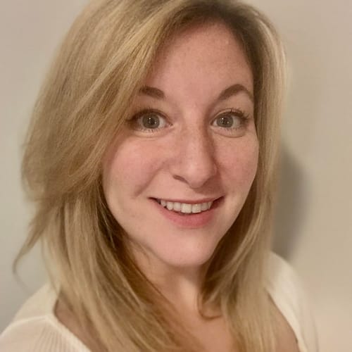 Headshot of Laura Noel, LCSW