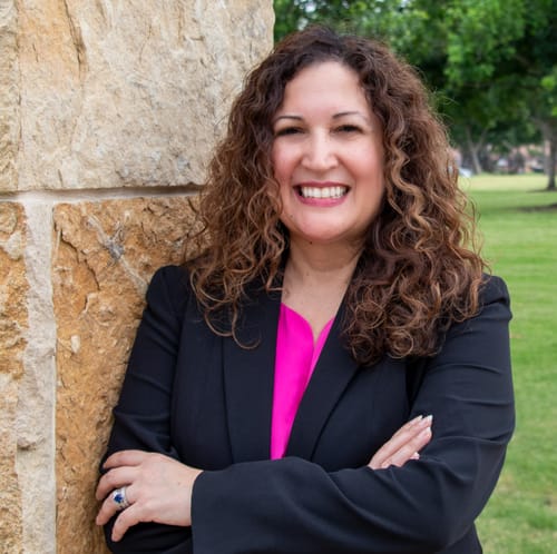 Headshot of Leti Cavazos, LCSW