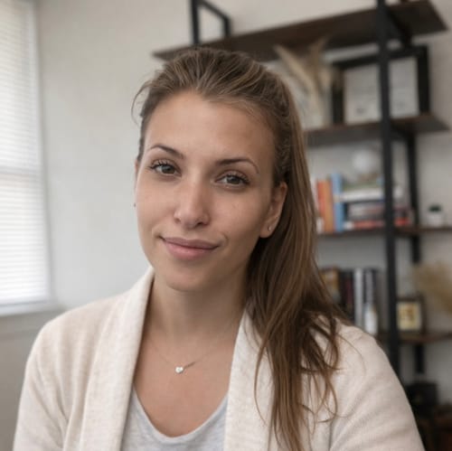 Headshot of Gina Lehr, LMHC