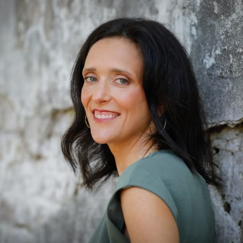 Headshot of Jen Seltzer, LCSW