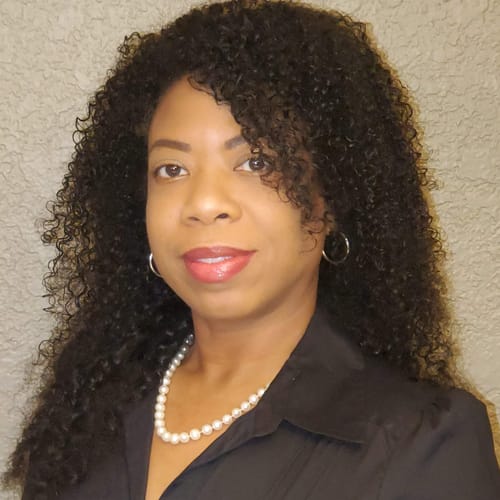 Headshot of Donna Louis, LPCC