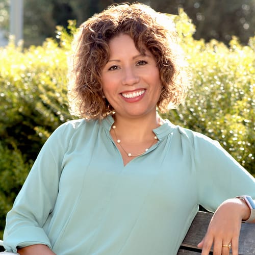 Headshot of Leeiner Munoz, LMHC