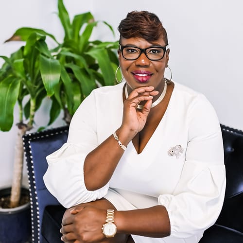 Headshot of Quintina Harris, LCSW