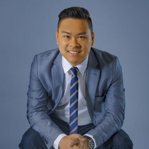 Headshot of Pak Poon, LMFT