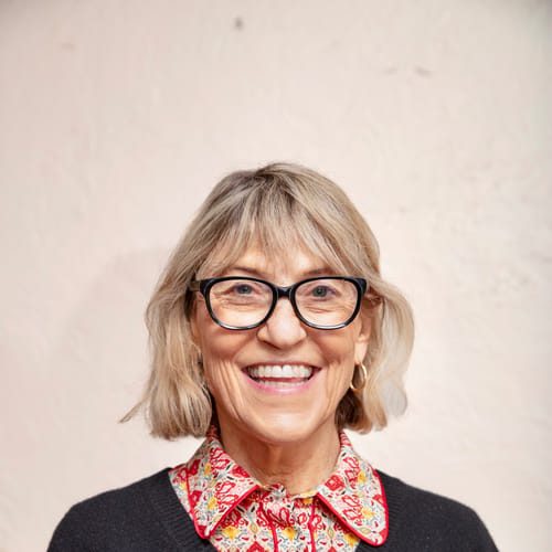 Headshot of Amy Gelles, LCSW