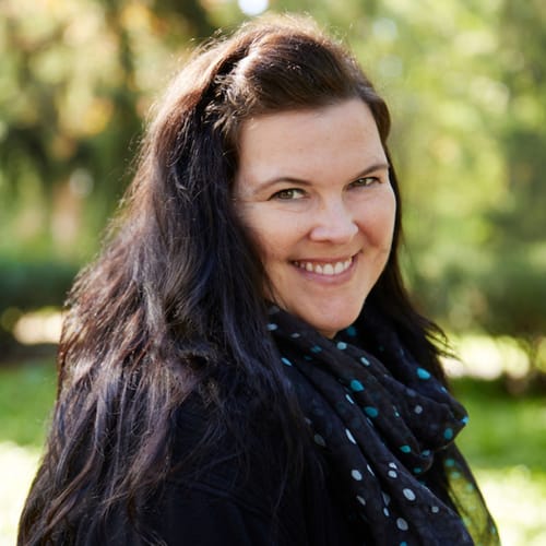 Headshot of Roxanne King, LISW