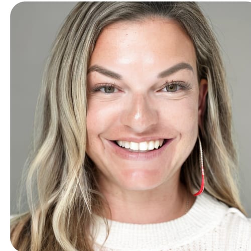 Headshot of Elizabeth Cavanaugh, LCSW
