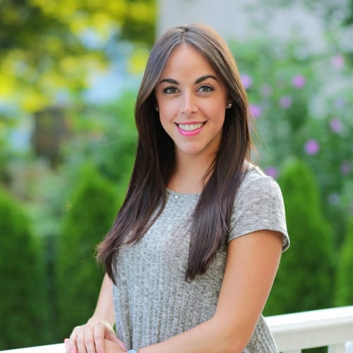 Headshot of Amanda O'Shea, LCSW