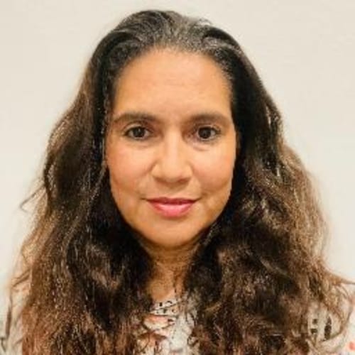 Headshot of Diana Perez-Curry, LCSW