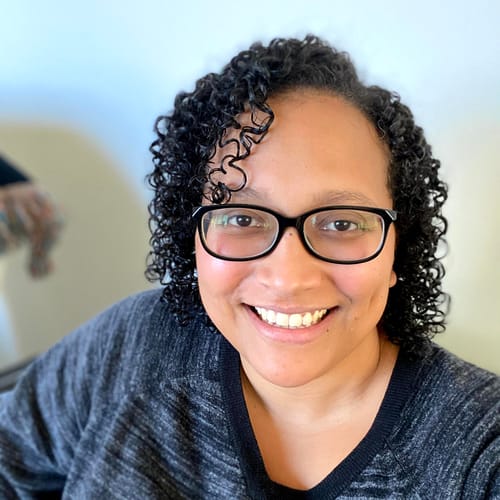 Headshot of Yazmin Pena, LCSW