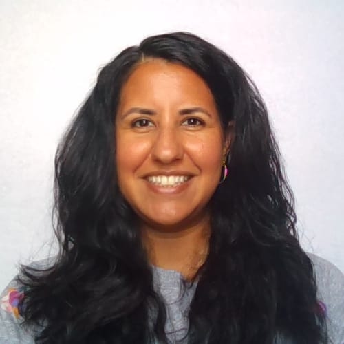 Headshot of Analilia Morales-Mackay, LMFT