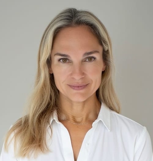 Headshot of Elizabeth Reeves, LICENSED_PSYCHOLOGIST