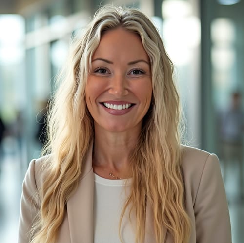 Headshot of Carolyn Harkness, APRN