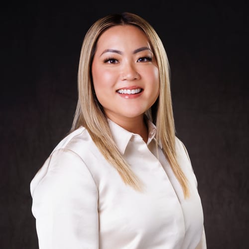 Headshot of Cecilia Kim, LMFT