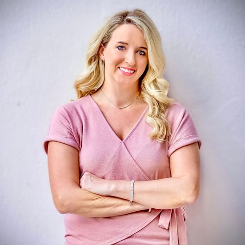 Headshot of Laura Thompson, LMHC