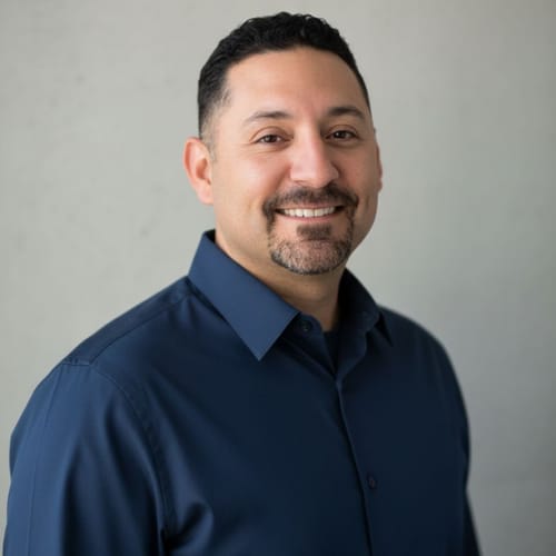 Headshot of Manuel Leiva, LMFT