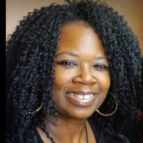 Headshot of Vondolyn Lane, LMHC