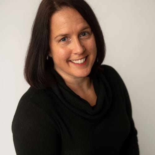 Headshot of Lynne McHugh, LMFT