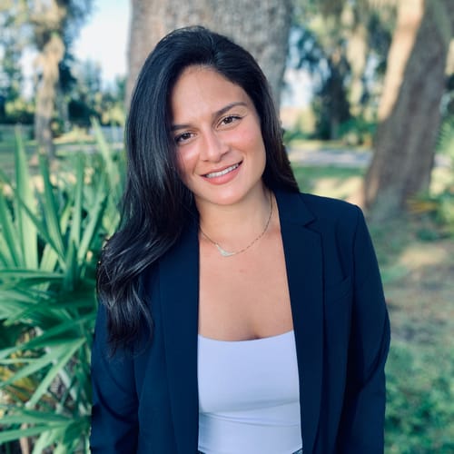 Headshot of Rafaela Buenaventura, LCSW
