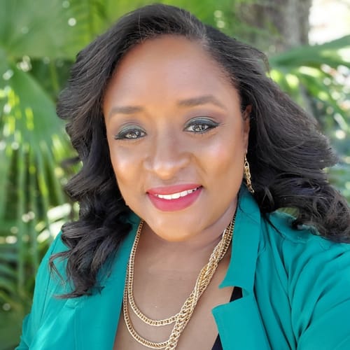 Headshot of Carmella Bell, LMFT