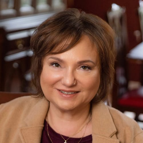 Headshot of Vivian Shnaidman, MD