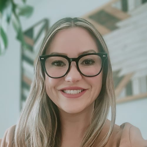 Headshot of Tonette Decker, LMFT