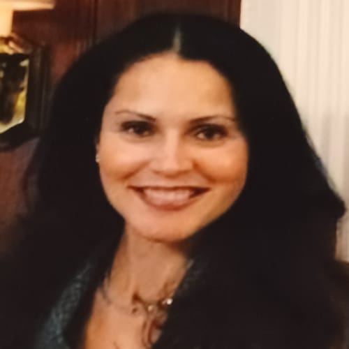 Headshot of Deserie Matos, LCSW