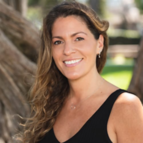 Headshot of Lisa LaGuardia Fischer, LMFT