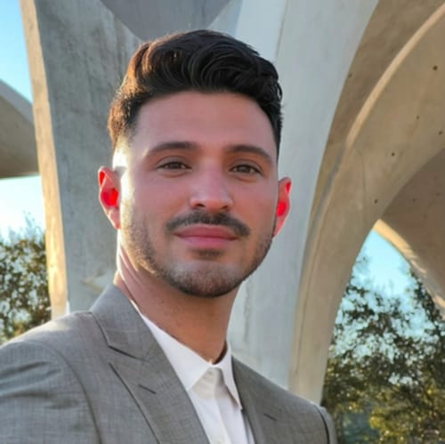 Headshot of Steven Longoria, LPC