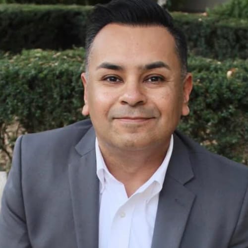Headshot of Luis Resendez, LMFT