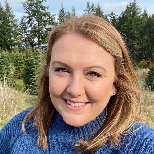 Headshot of Michelle Nedwek, LMFT
