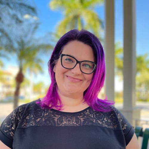 Headshot of Carrie Convers, LMHC