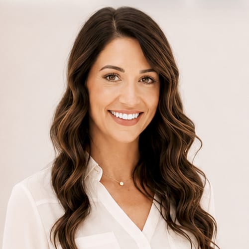 Headshot of Holly Ringler, LMFT