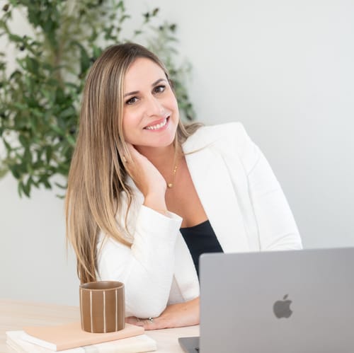 Headshot of Indira Rodriguez-Vargas, LMHC