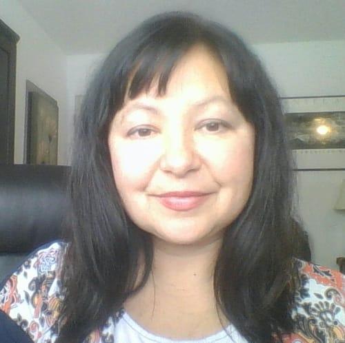 Headshot of Adriana Faur, LICENSED_PSYCHOLOGIST