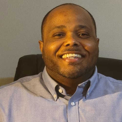 Headshot of Damon Swinea, LCSW