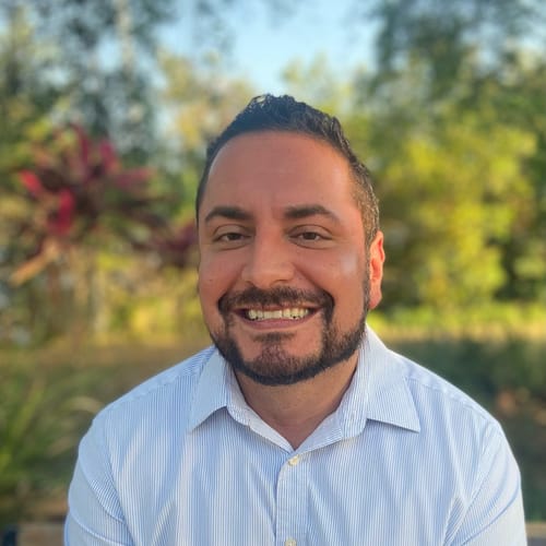 Headshot of Nicholas Kolos, LMFT