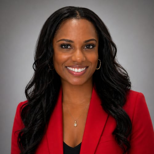 Headshot of Shartazia Warren, LCSW