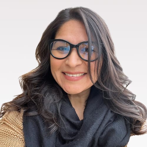 Headshot of Susana Valdez, LCSW