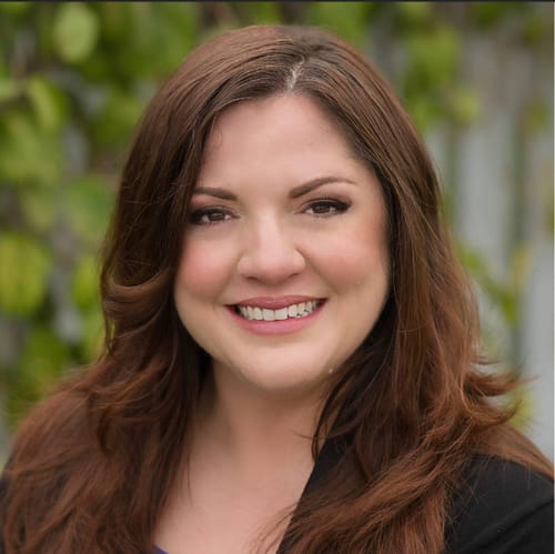 Headshot of Janice Del Pilar, LMHC