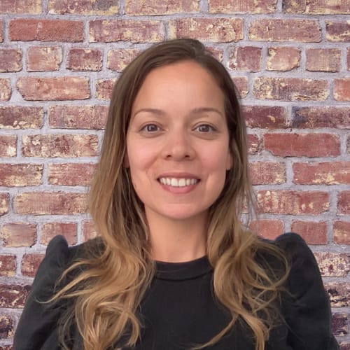 Headshot of Elizabeth Varela, LICSW