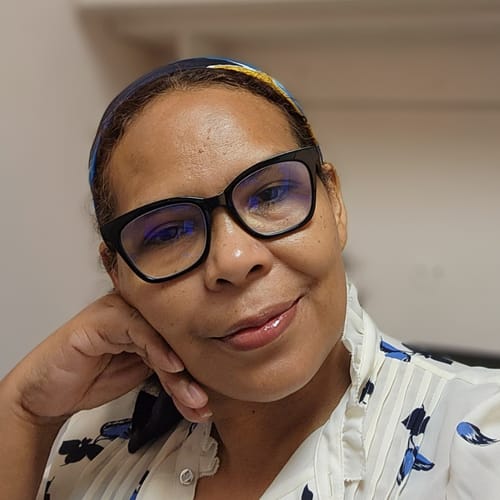 Headshot of Dahlia Francois-Dumitru, LCSW