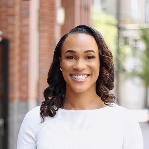 Headshot of Zaynah Hunt, LCMHC