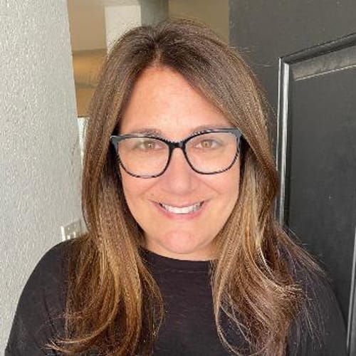 Headshot of Lauren Geller, LMHC