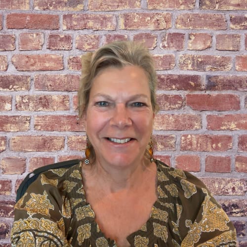 Headshot of Pamela Paro, LCSW