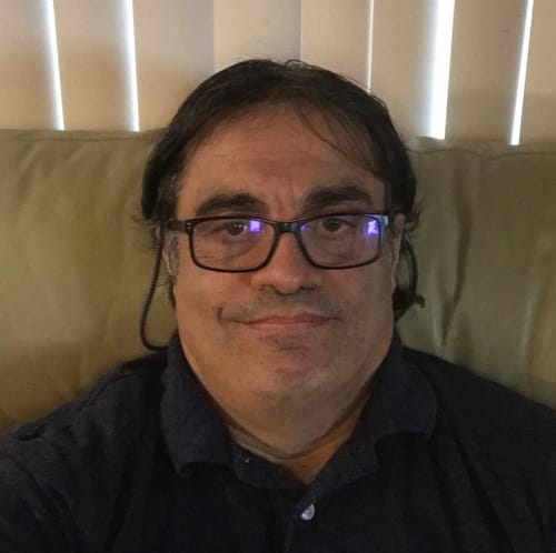 Headshot of Bobby Farhat, LMFT
