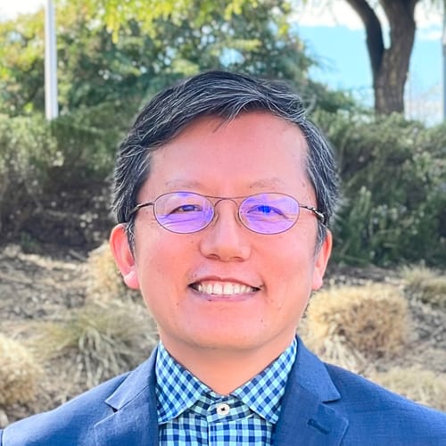 Headshot of Bongjoo Hwang, LICENSED_PSYCHOLOGIST